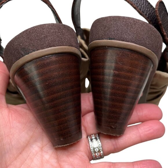 Aetrex - Essence™ Jamie Double Band Stretch Heel Sandal in Tan |Taupe Color| 9W - Picture 11 of 13